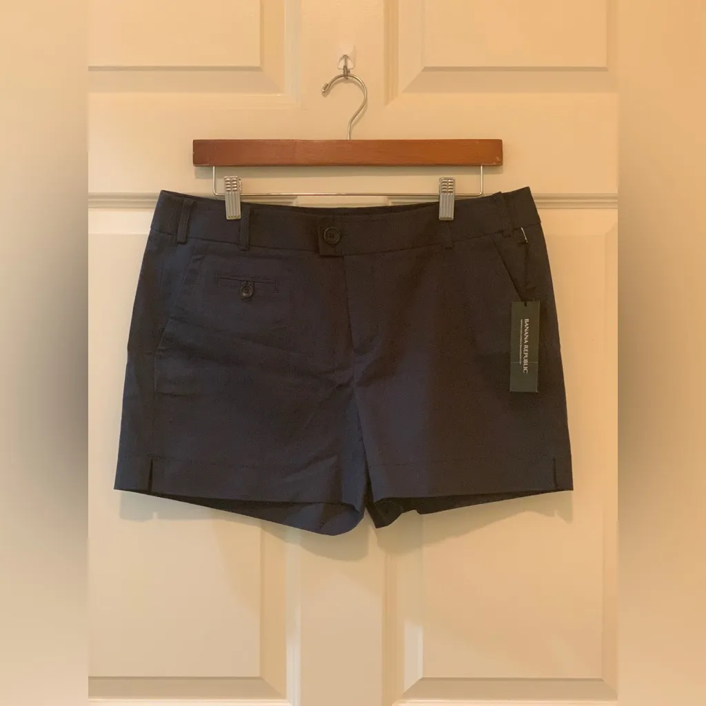 Banana Republic Navy Stretch Martin Fit Shorts.   Size-10 - Image 2