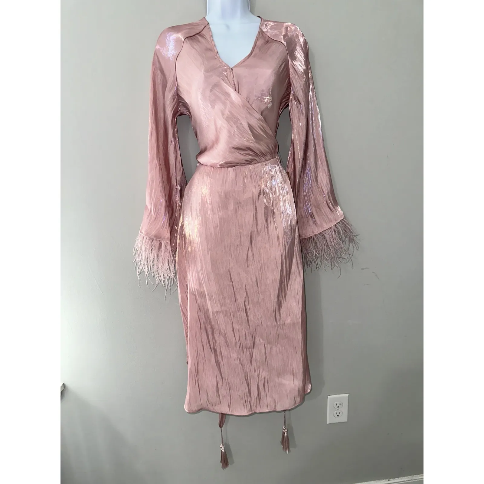 OPT MARDI WRAP V NECK‎ FEATHER LONG SLEEVE MIDI DRESS MILKSHAKE PINK NWT SIZE S - Image 2