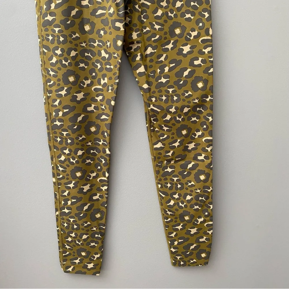 aerie Goals Leopard Seamless Ribbed 7/8 Hi-Rise Leggings Green/Black Sz … - Image 6