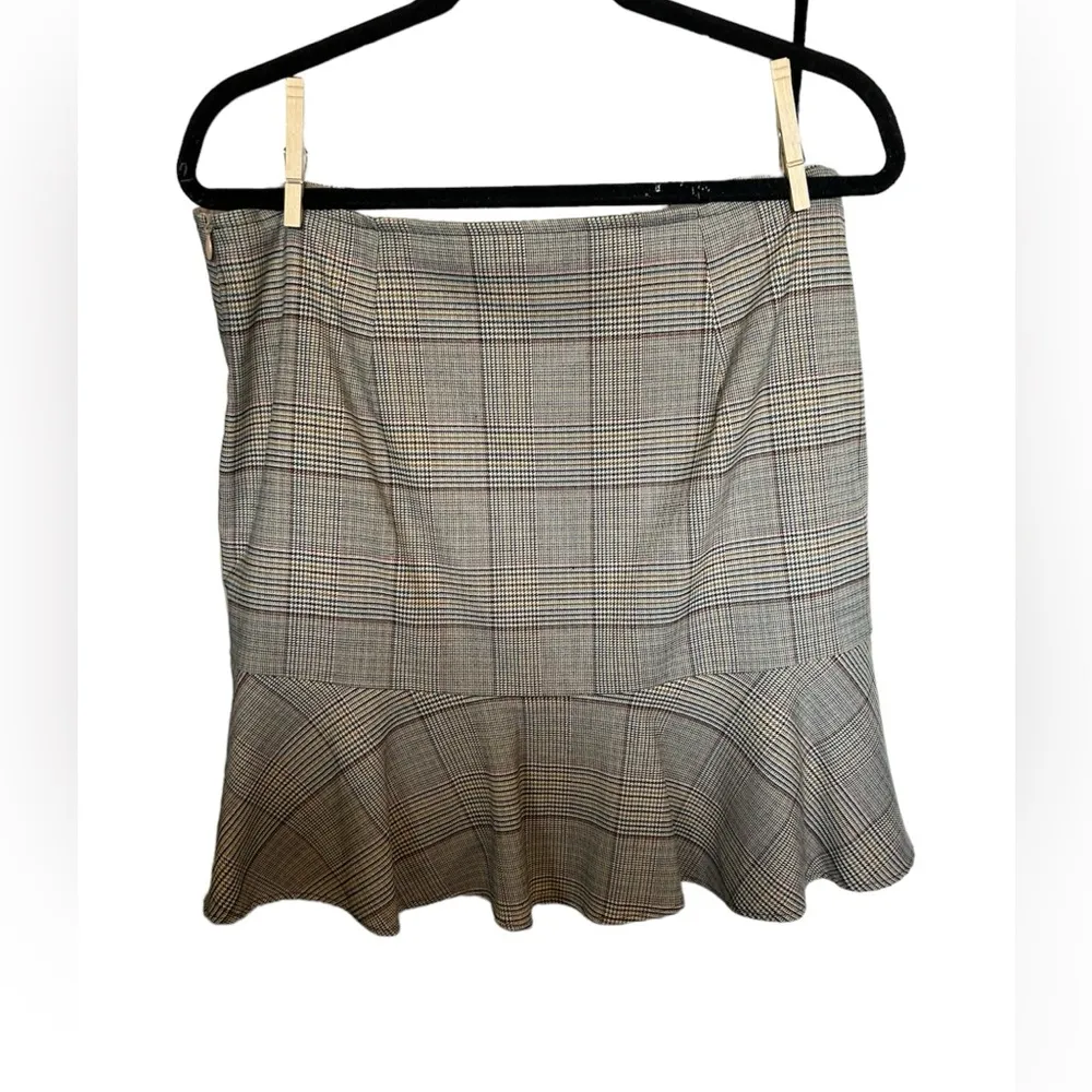 Trina Turk Plaid ruffle Mini Skirt size 12 - Image 7