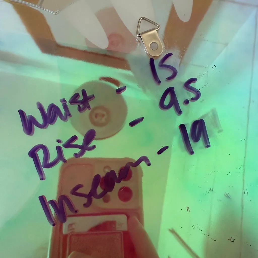 Nike Dri Fit Women’s Medium Cropped Pants Ankle - Image 3