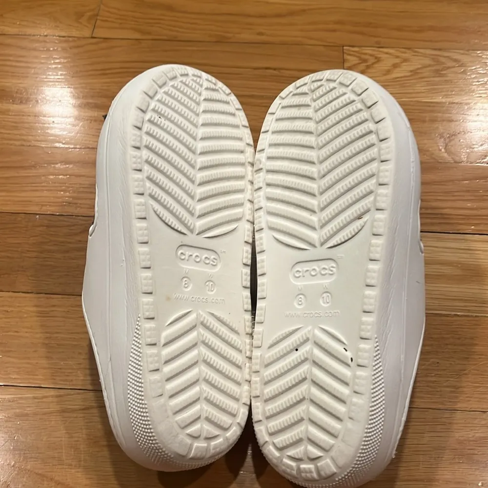 Crocs women’s white with gray lining slides sandals size 10 . - Image 7