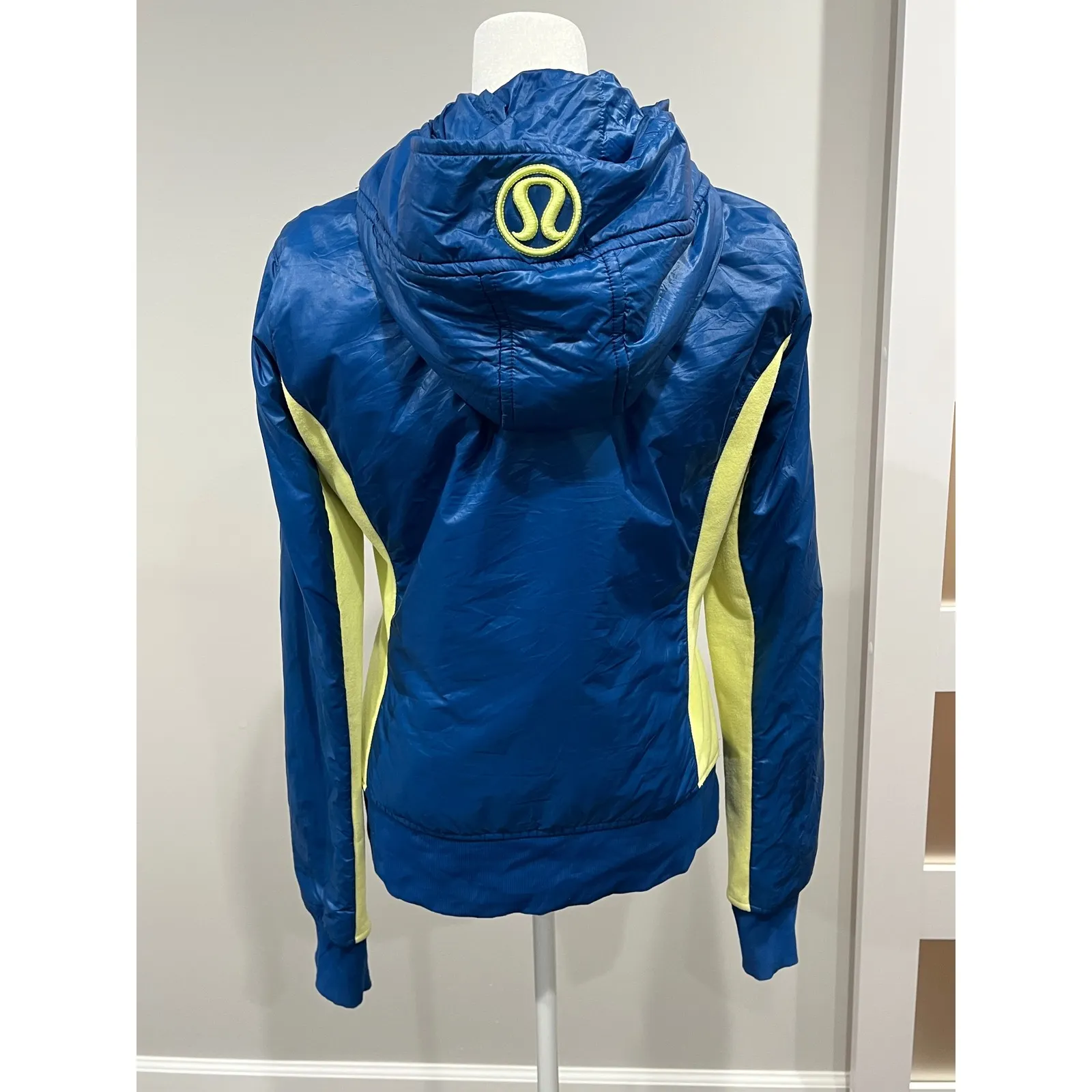 Lululemon Athletica Womens Uba Hoodie Jacket Beaming Blue Clarity Yellow Size 6 - Image 4