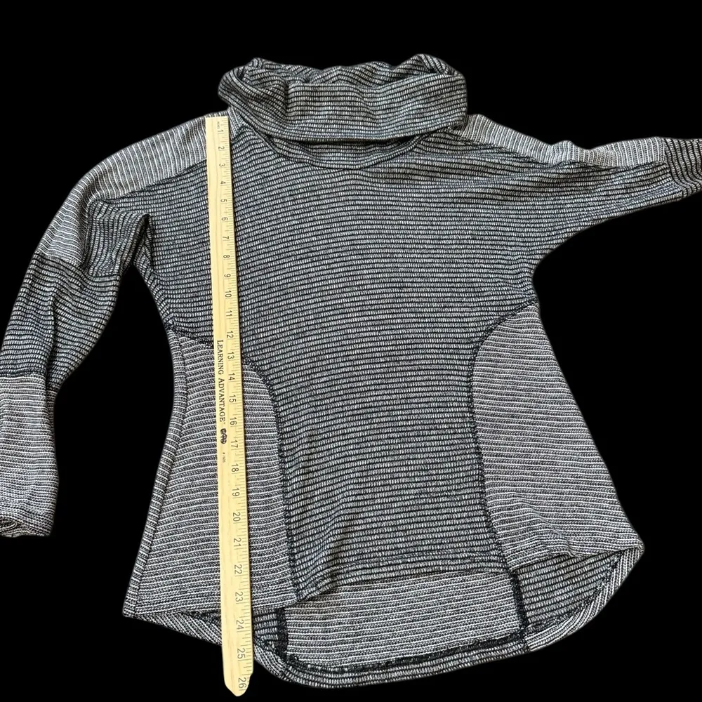 Sunday Boutique Collection Black and White Striped Knit Top Cowl Neck High Low - Image 8