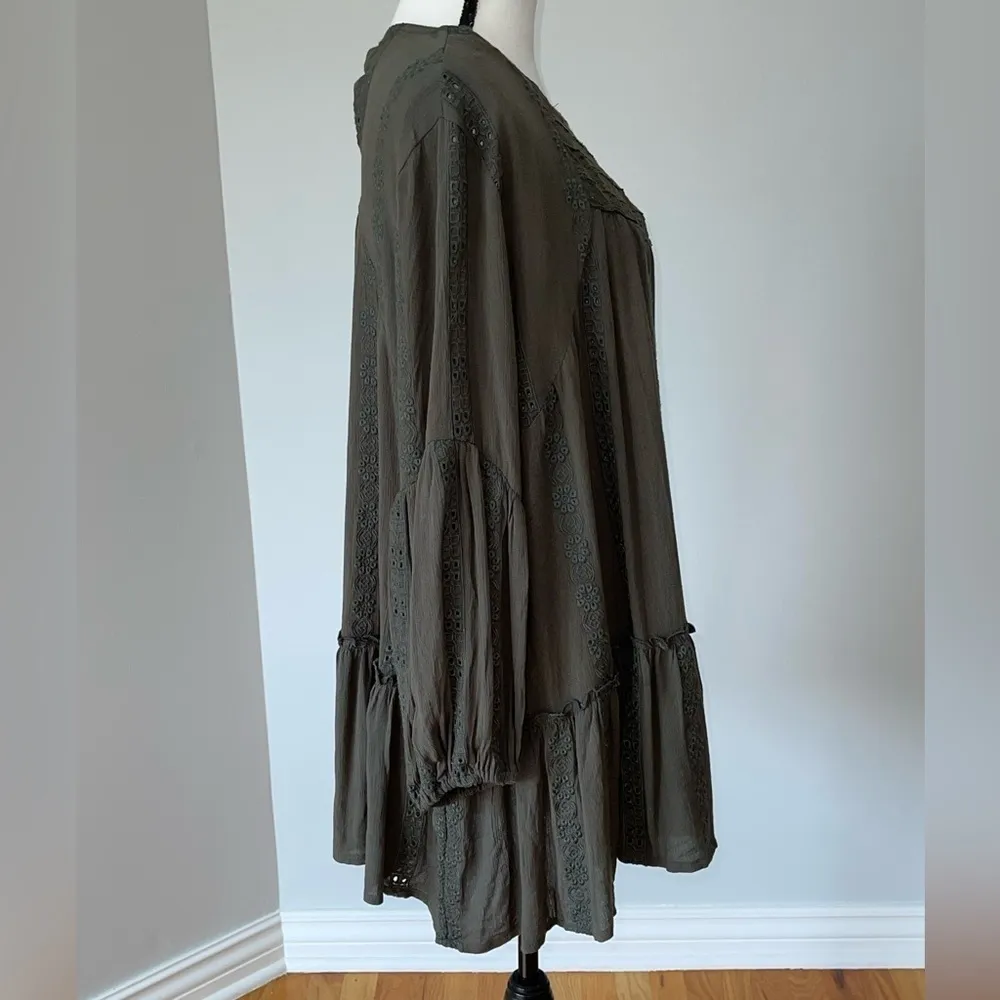 Blue B Collection new with tags size large top in olive Green - Image 4