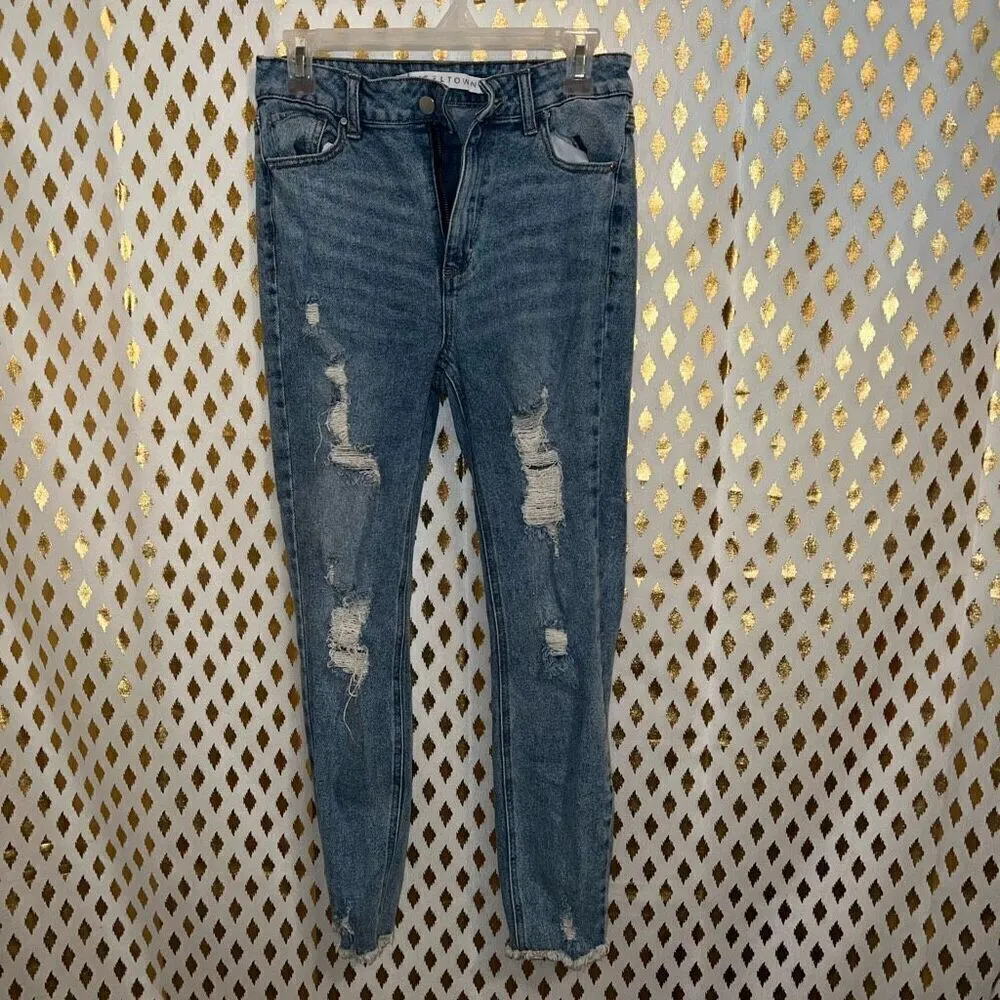 Tinseltown Juniors' Destructed The Mom Jeans Size 7 - Image 2