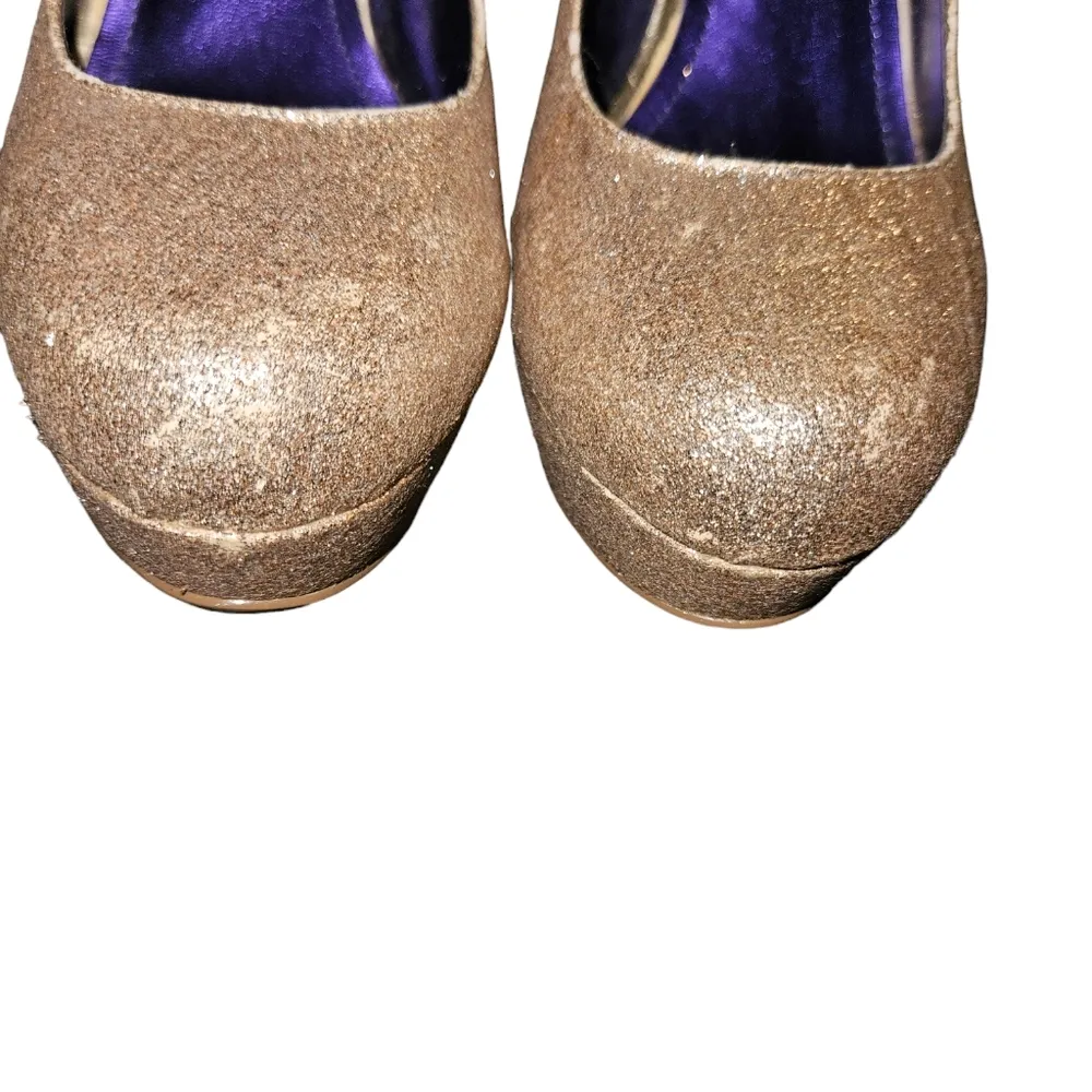 Steve Madden Gold Glitter pumps size 7.5 - Image 6