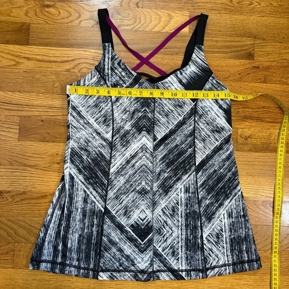 Lululemon Women’s 10 Hot to Street Tank Heat Wave Black White Criss Cross Top - Image 3