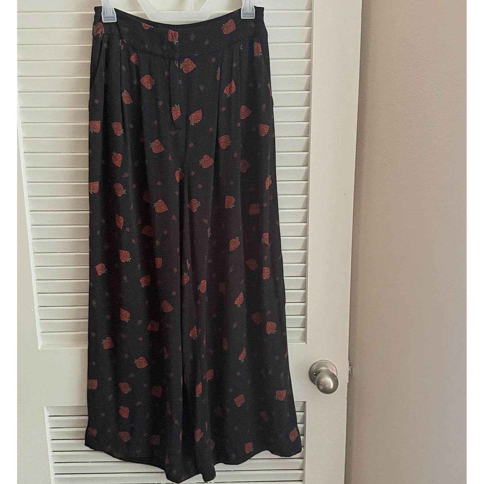 Farm Rio Strawberry Print Wide Leg Pants Small High Rise Black Red Boho Hippie - Image 3