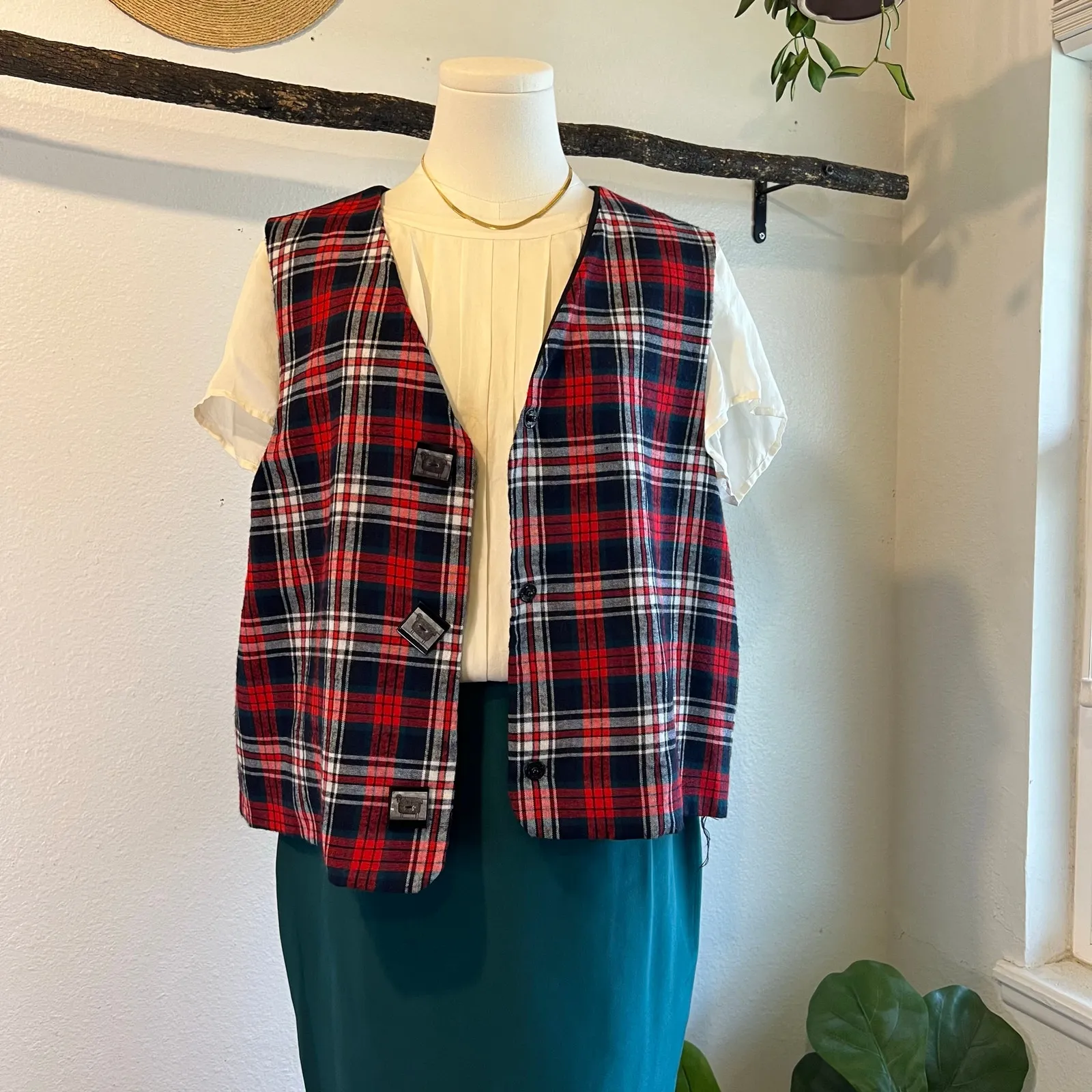 Handmade Cotton Flannel Sheep Buttons Water Tower Patchwork Vest Size M/L - Image 11