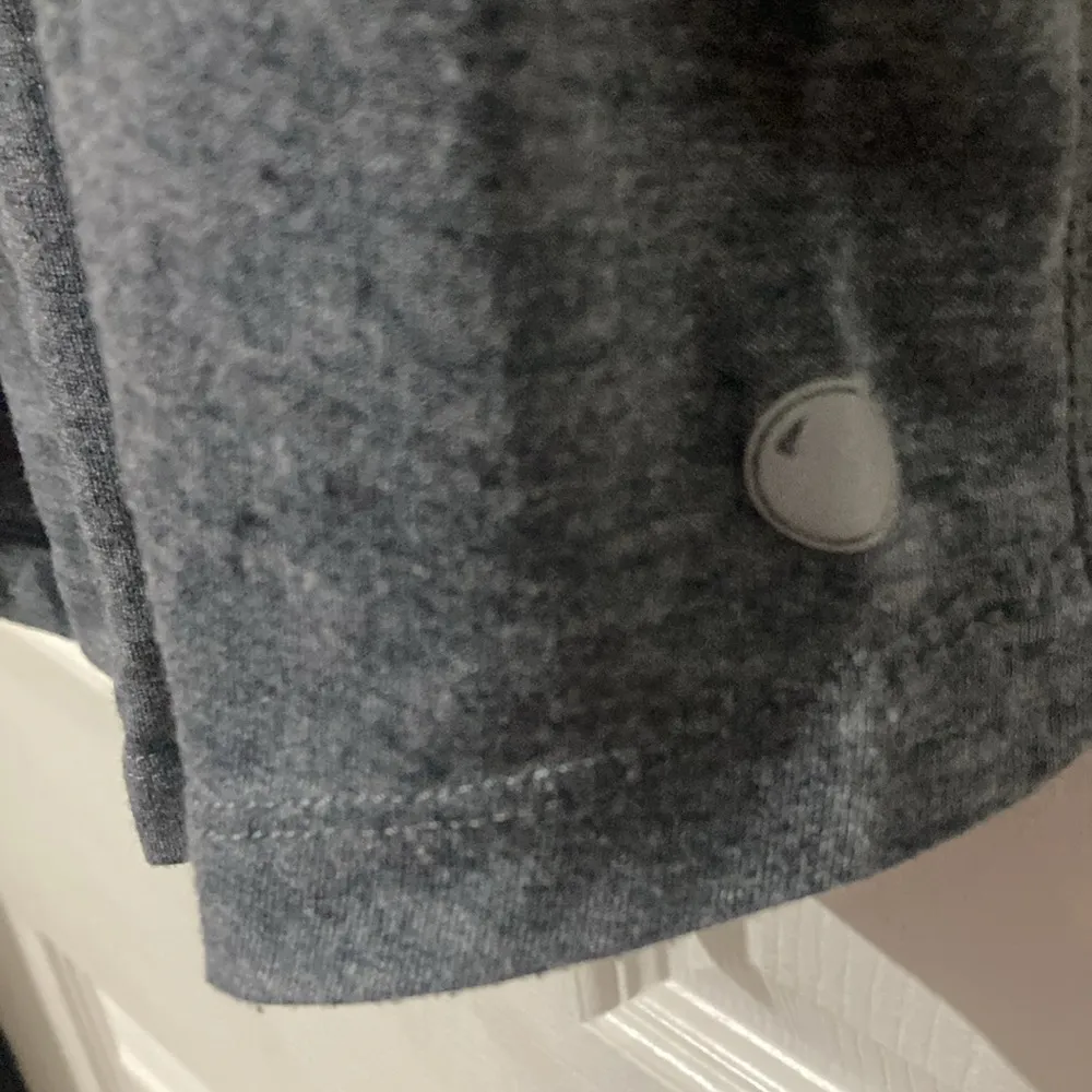 Yogalicious Women’s Size Medium Gray Tank Top - Image 3