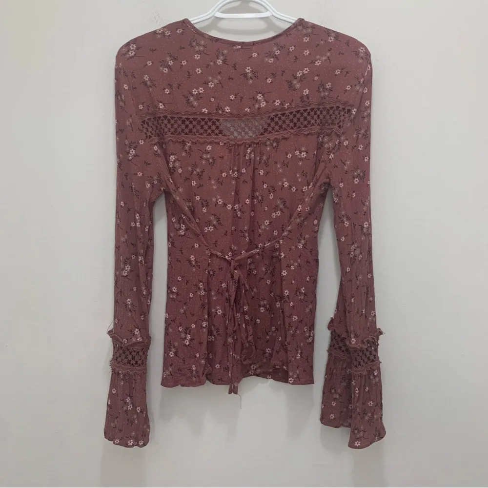 American Rag Floral Ruffle Blouse Size Large Juniors - Image 7