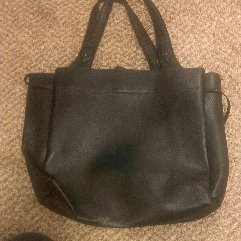 Elegant Black Leather Tote Bag - Image 3