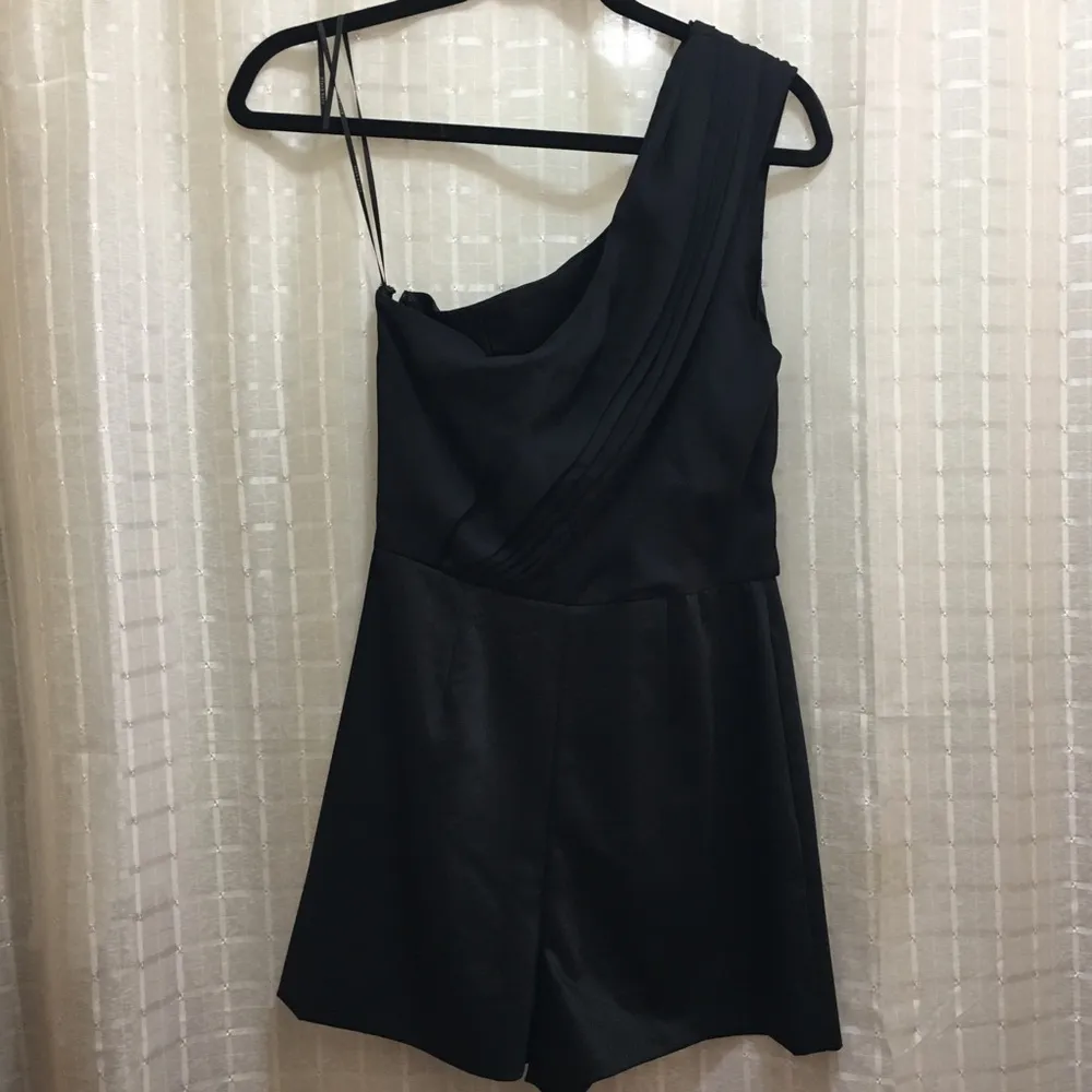 Black Halo Black one shoulder Romper - Image 5
