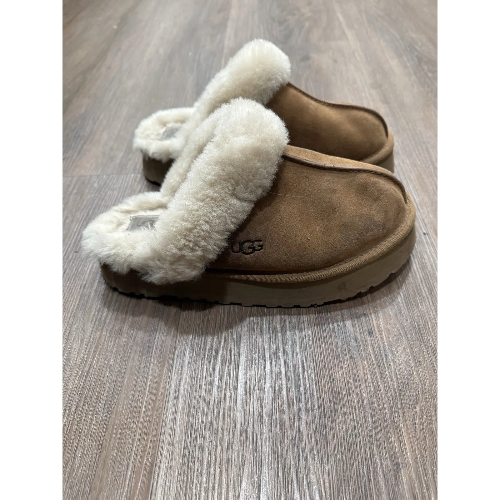 UGG Disquette Women's Chestnut Suede Shearling Slippers Size 9 - Image 3