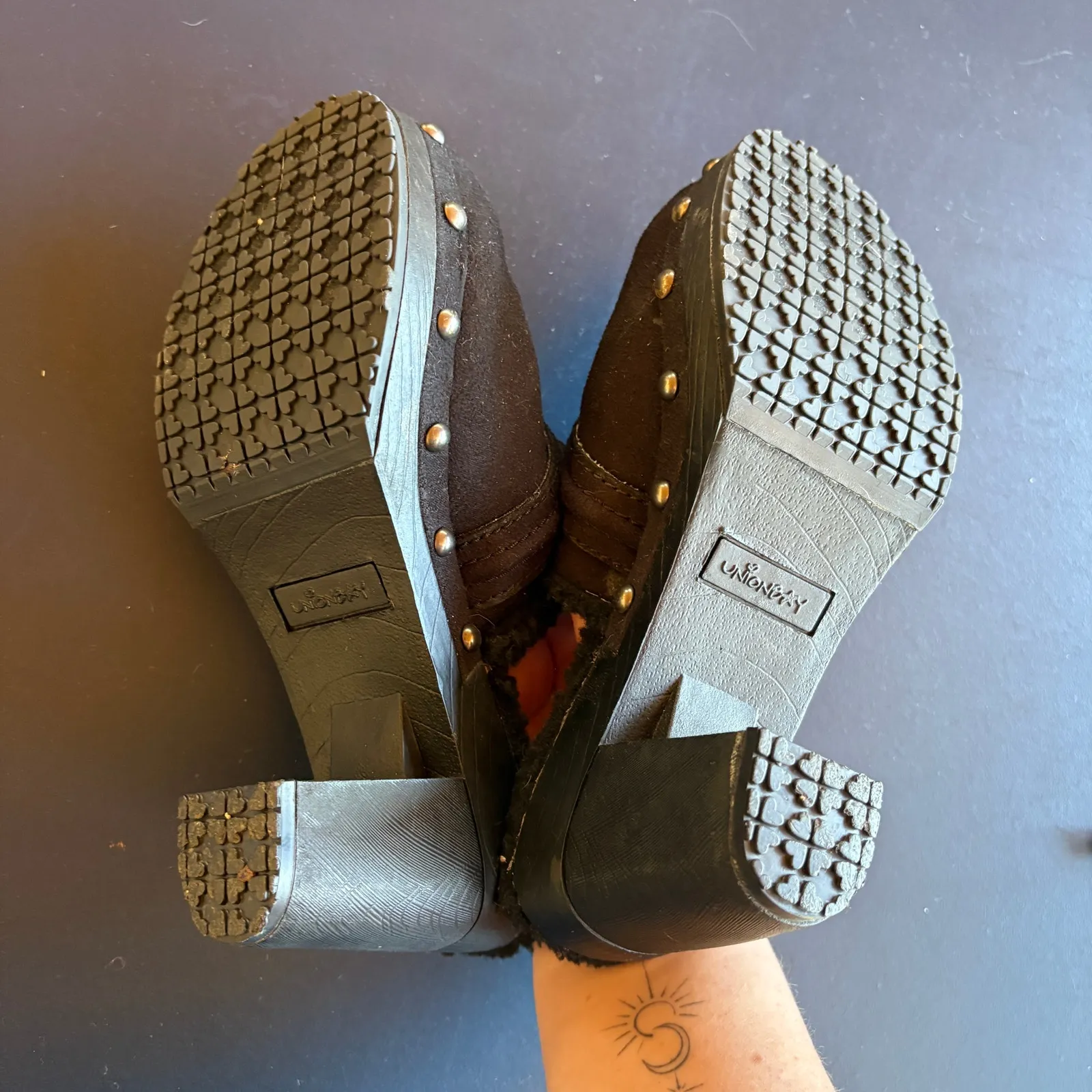 Y2K Faux Suede Heeled Clogs Black Fur Trim Studded 2000s Buckle Shoes Size 7M - Image 7