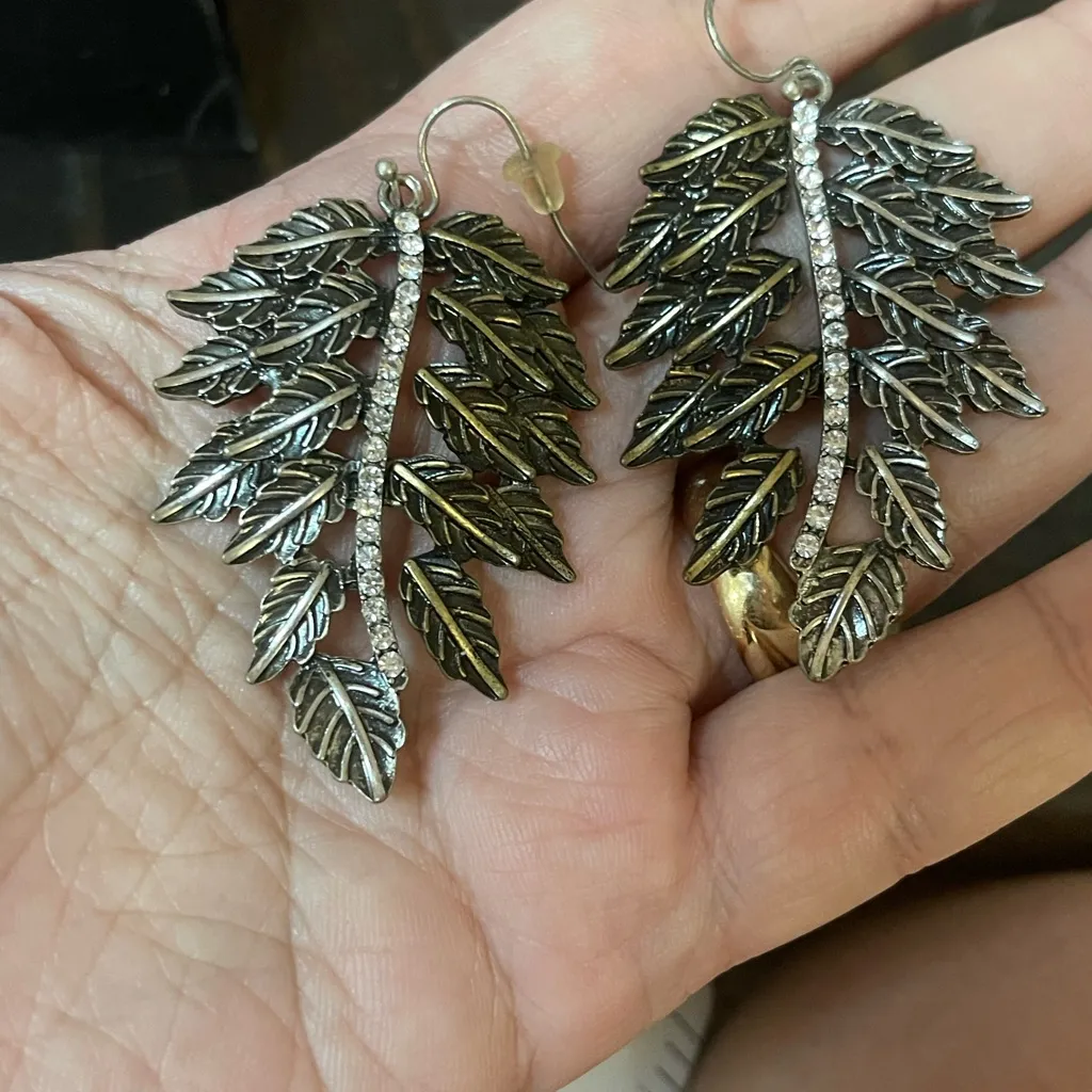 Oxidized Two Tone Leaf Crystal Dangle Earrings - Image 3