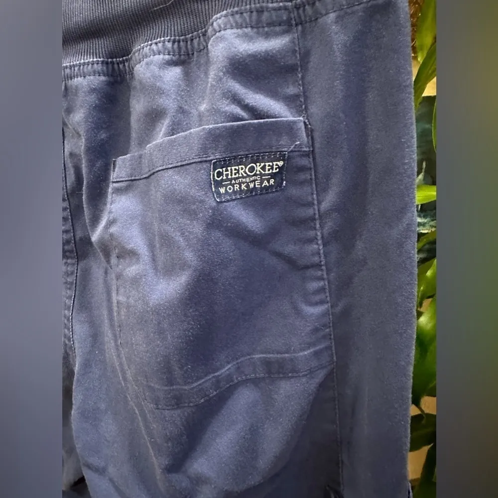 EUC Cherokee dark blue scrub pants relax style 6 pockets Sz XS elastic waist. - Image 3
