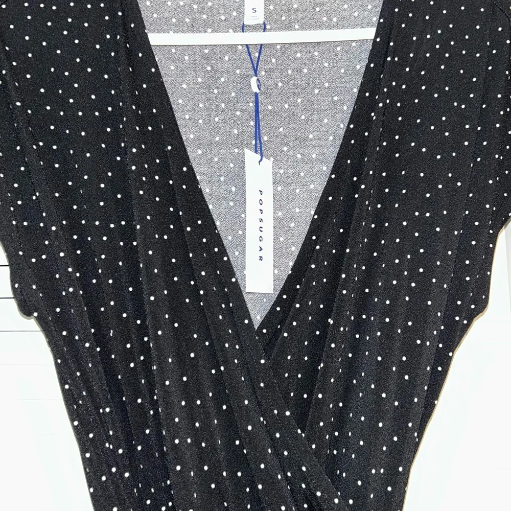 POPSUGAR Black Sleeveless Jumpsuit Modern Design - Image 8