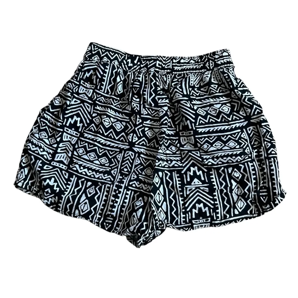 Divided Black and White Pull On Boho Shorts Women’s Size 2 - Image 2