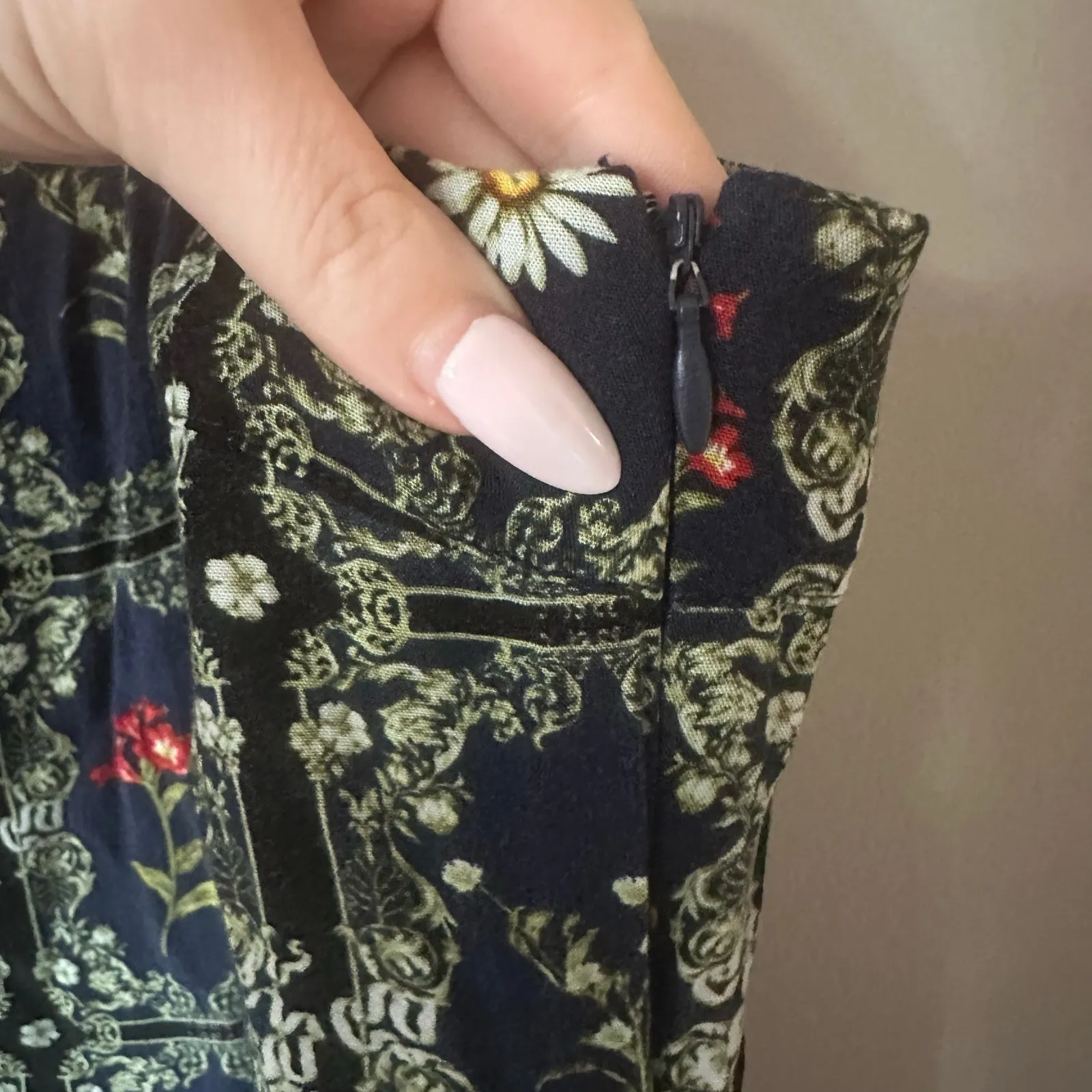 Target - Agua Bendita Floral Tile Print Flutter Sleeve Mini Dress Size L - Image 9