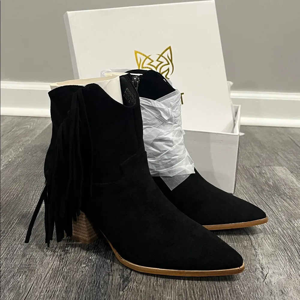 Beast Fashion NIB Suede Fringe Point Toe Ankle Boots 7.5 Black - Image 4