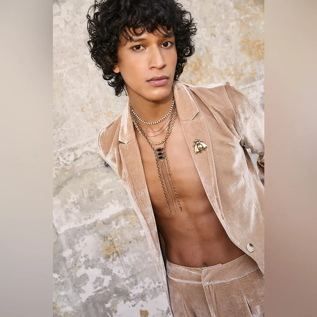 NWT FREE PEOPLE Chantilly Layered Necklace In Silver - Image 2