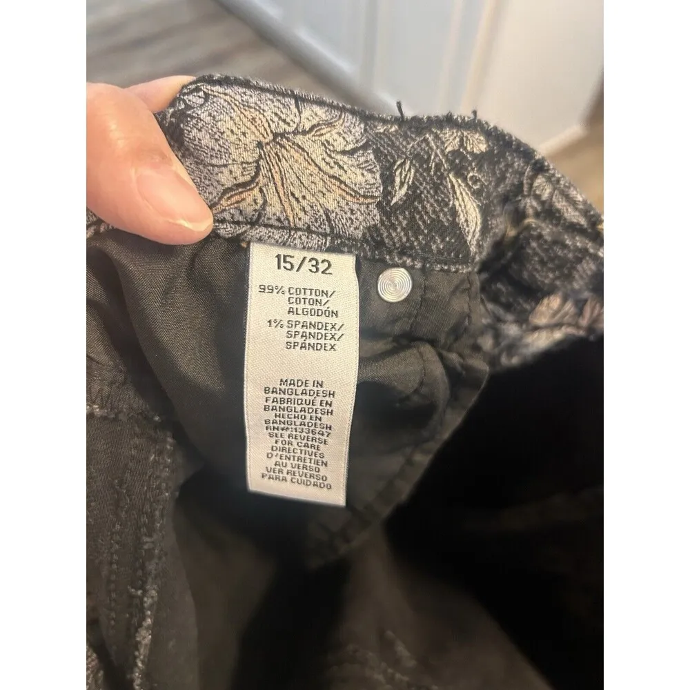 Celebrity Pink Raw Hem Straight Crop Women's size 15 Floral Black Denim Jeans - Image 4