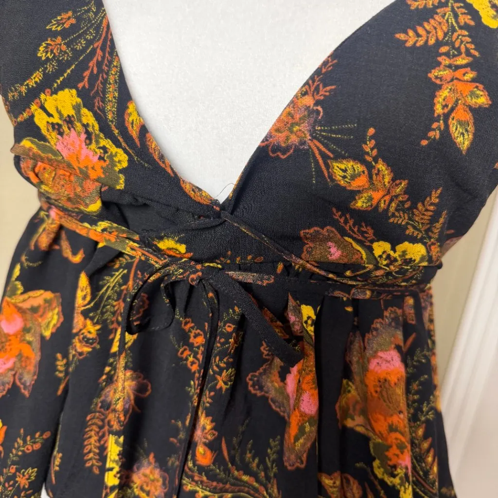 URBAN OUTFITTERS Wrap Front Tank Top Blouse Top Shirt Size Small Floral - Image 3