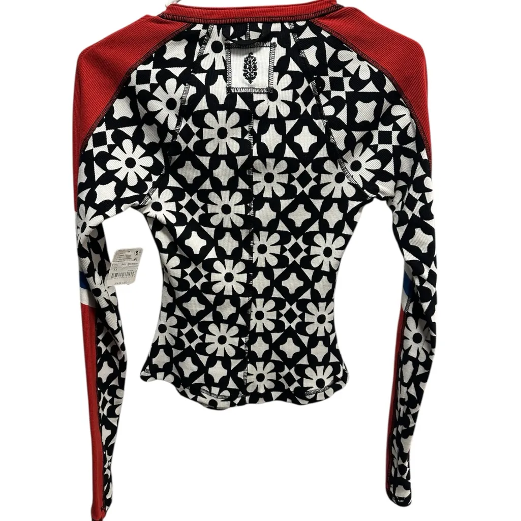 NWT FREE PEOPLE FP Movement Women's Kick Off Printed Layer Top in Aspen Onyx Red Size XS - Image 9