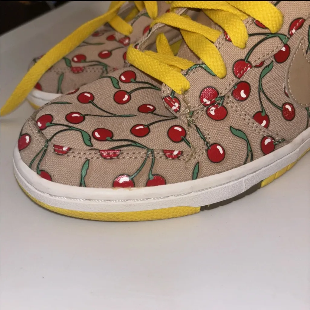 2008 OG Nike Dunk High Skinny X Paule Marrot Cherry Women’s Size 7 344142-221 - Image 2