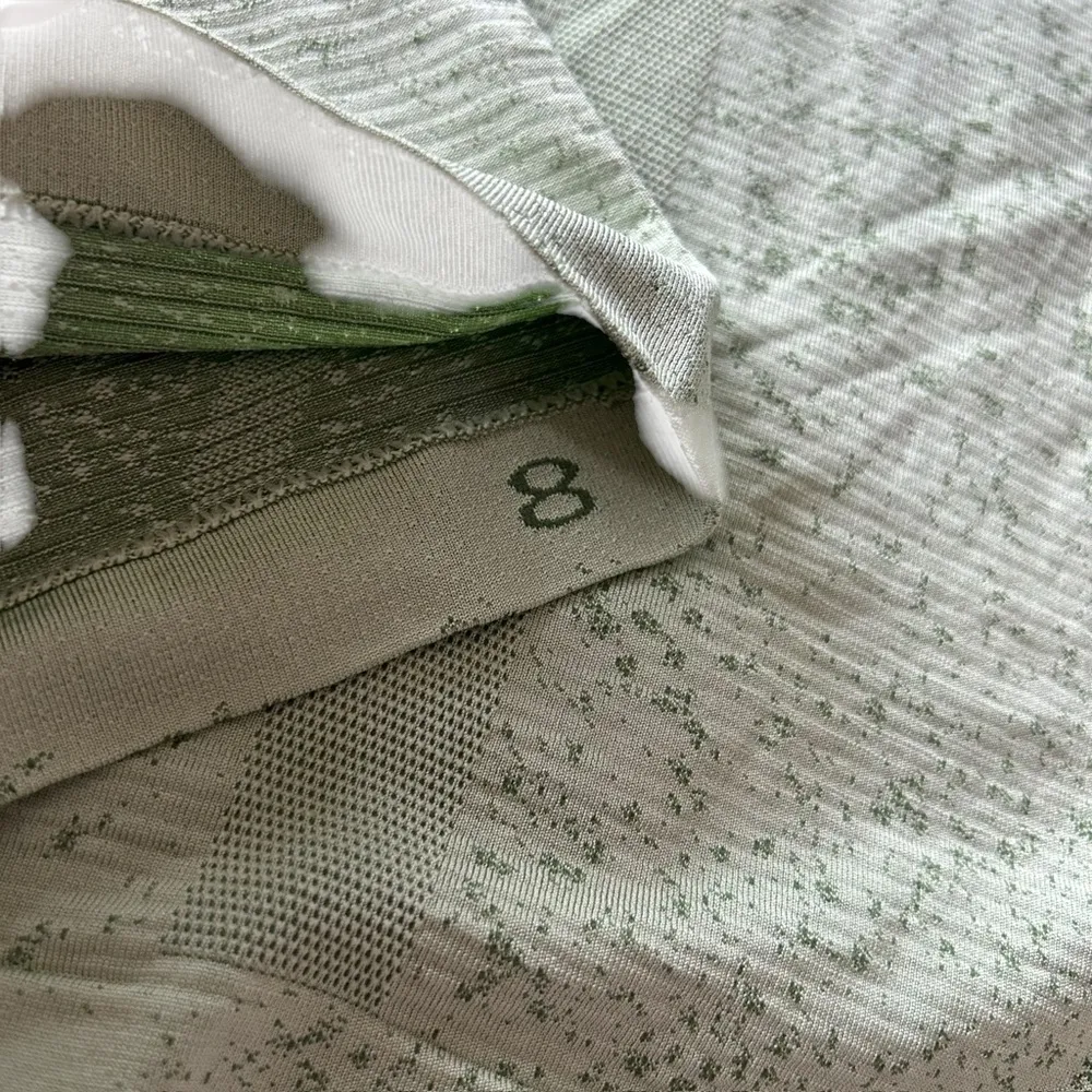 Lululemon Size 8 Swiftly Tech Racerback Tank Race Length Creamy Mint Cedar Green - Image 4