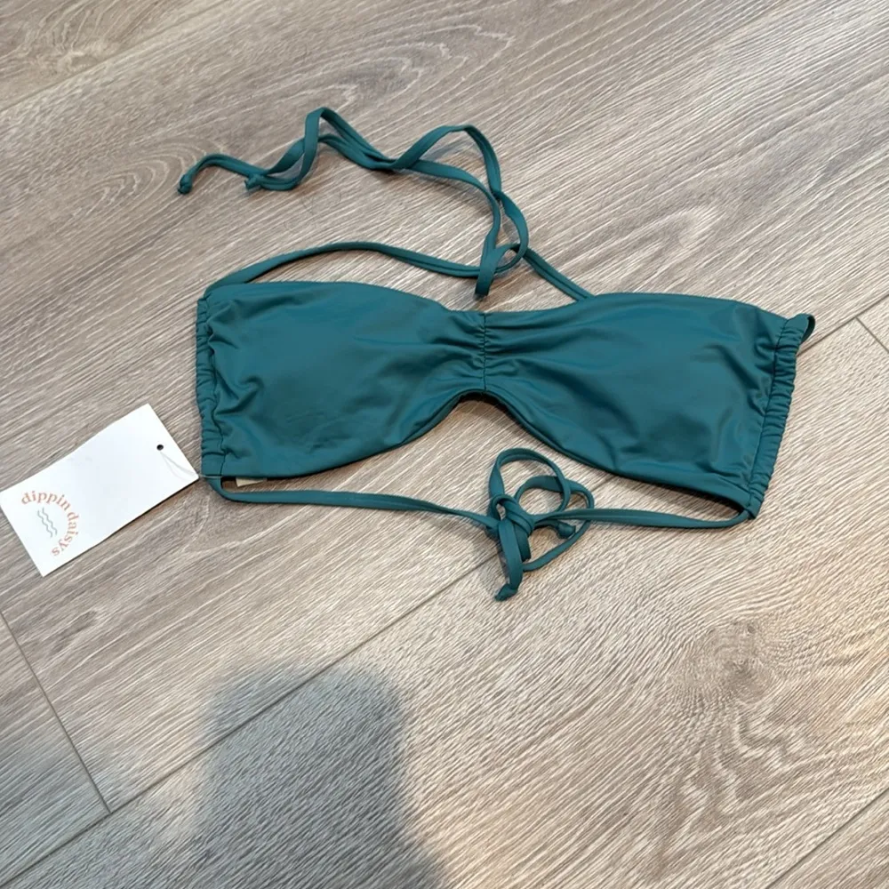 BNWT Dippin Daisys Christina Green Envy Tie Bandeau Bikini Top Size Medium - Image 5