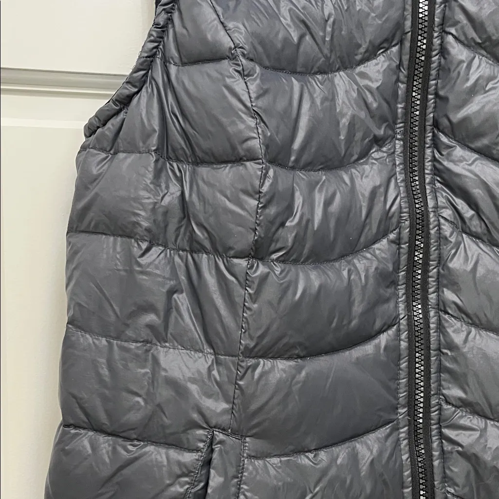 Calvin Klein Black and Gray Duck Down Filled Full Zip Puffer Vest - Size XL - Image 5