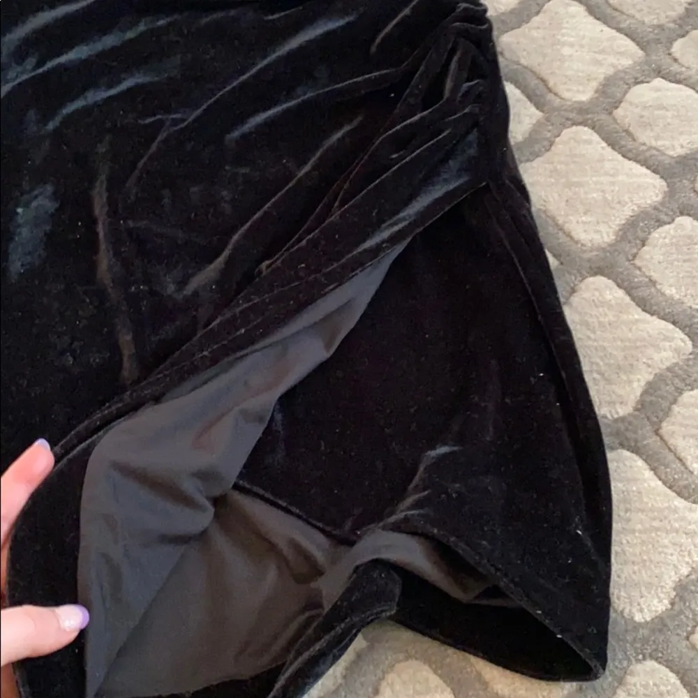 Lovers & Friends Velvet Skirt - Image 6