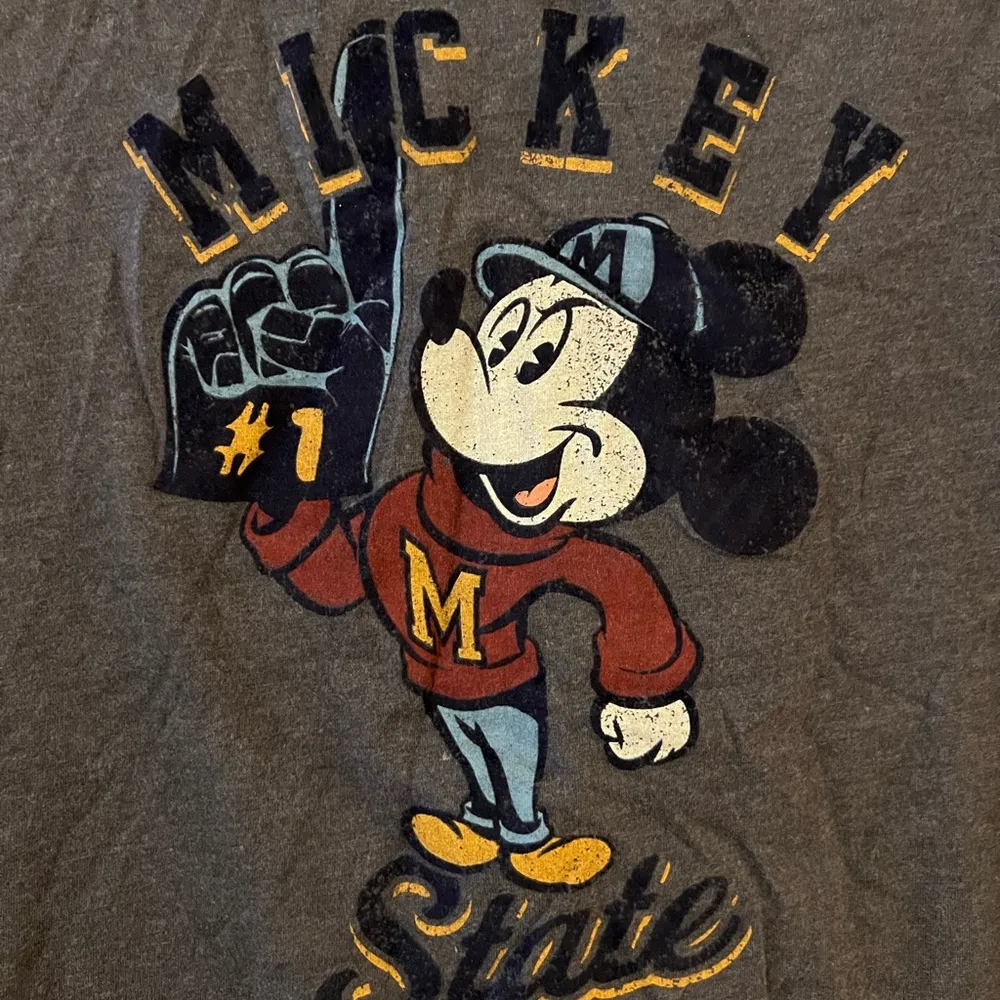 Disney Mickey Mouse State Sports Graphic Logo T-Shirt Size XL - Image 2
