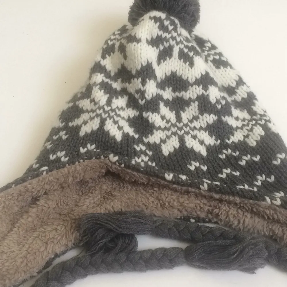 FINAL MARKDOWN Warm and toasty winter hat o s f m - Image 2