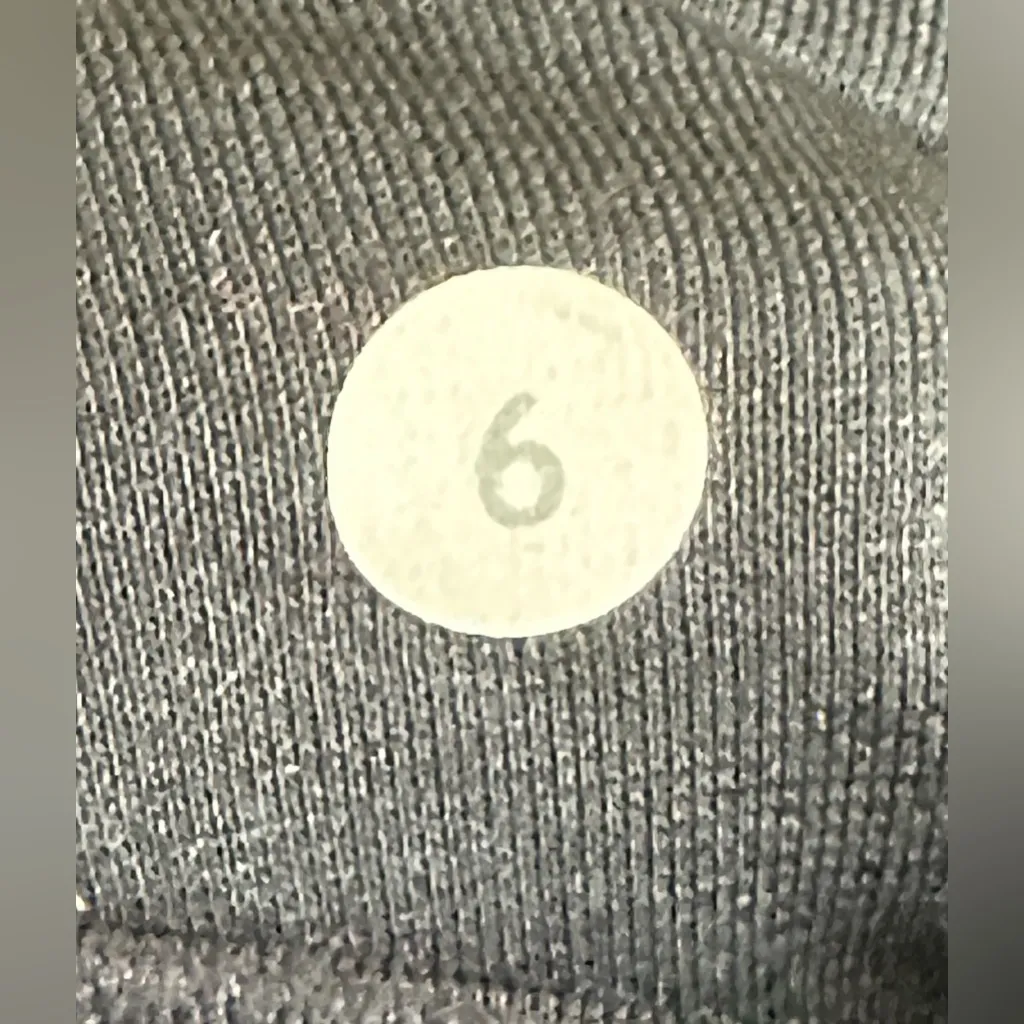 Lululemon Ankle Length Black Running Leggings Women's Sz 6 - Image 4