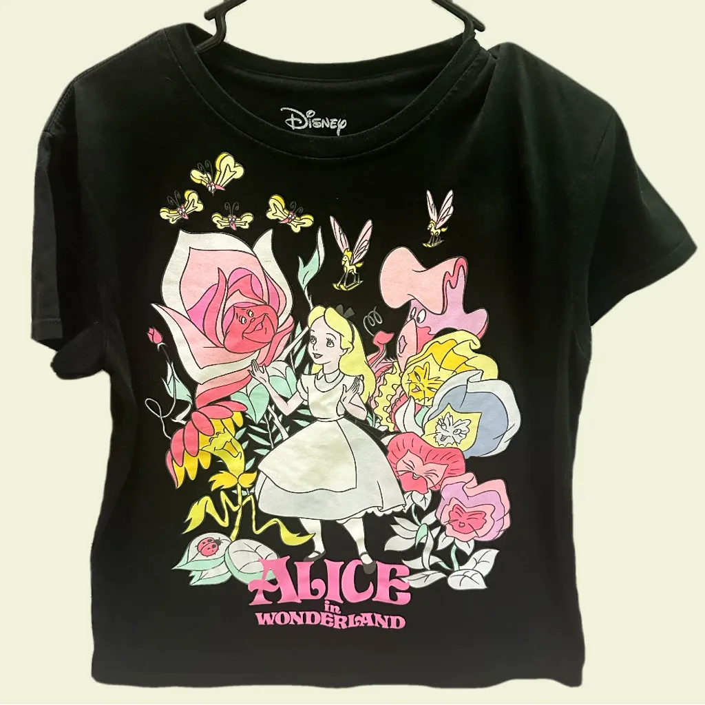 Disney Alice in Wonderland Black Tee with Floral Design M - Image 2