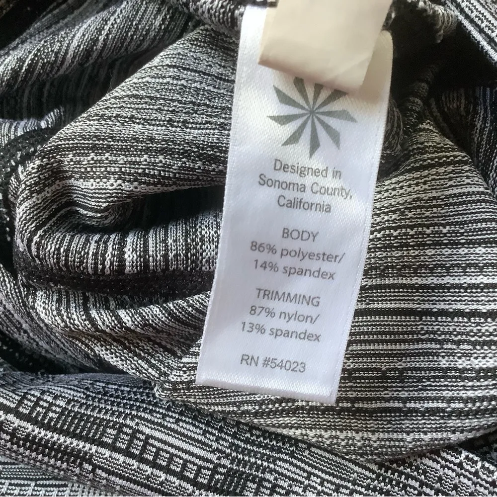 Athleta textured ankle leggings black white jacquard high rise mesh tights XS - Image 6