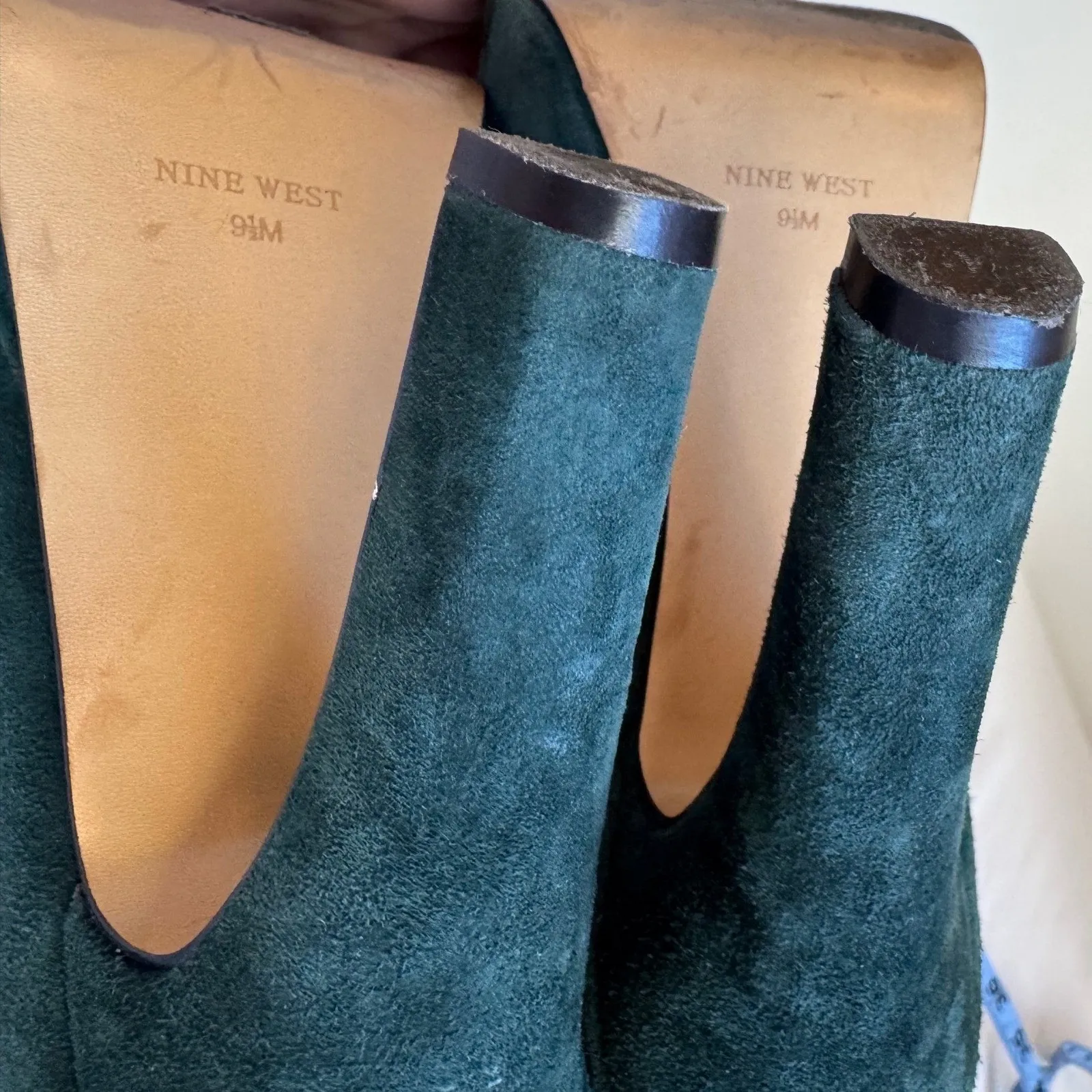 Nine West sz 9.5 Womens Emerald Green Suede Chunky Platform Pump Heels Y2K Party - Image 10