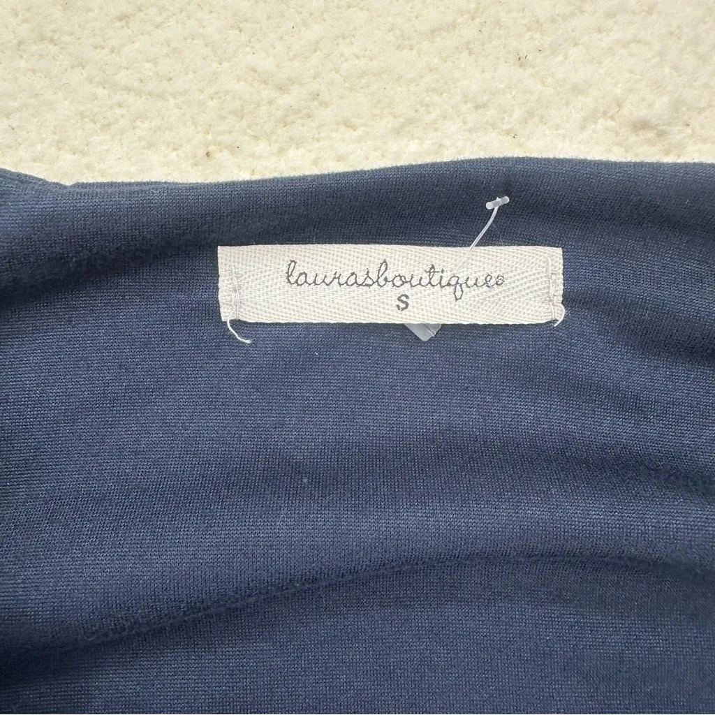 NWOT Laura’s Boutique Navy Cropped V - Image 2