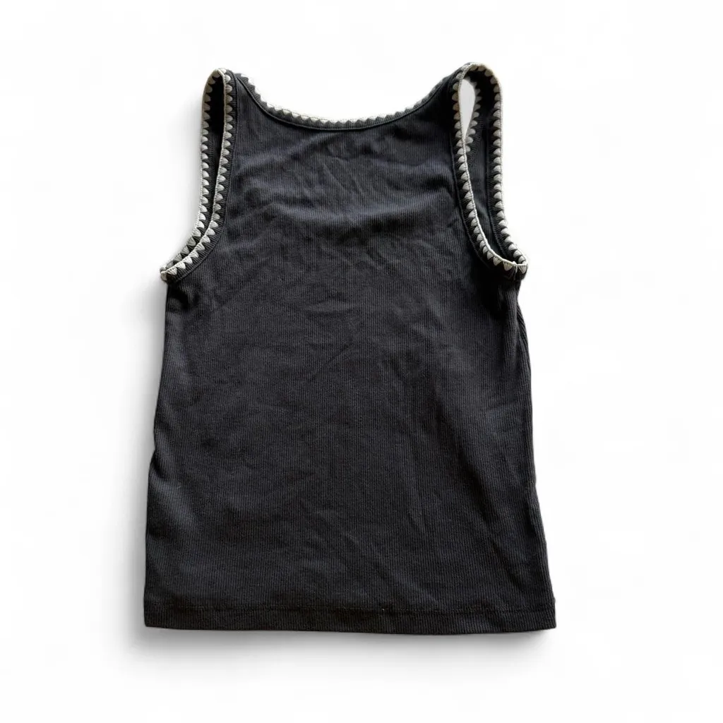 Old Navy Tank Top with White Trim - Image 4