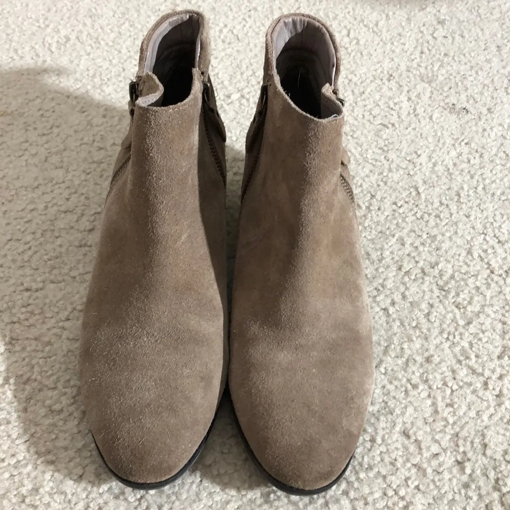 Vince Camuto Triceratops Brown Suede Booties 10 - Image 3