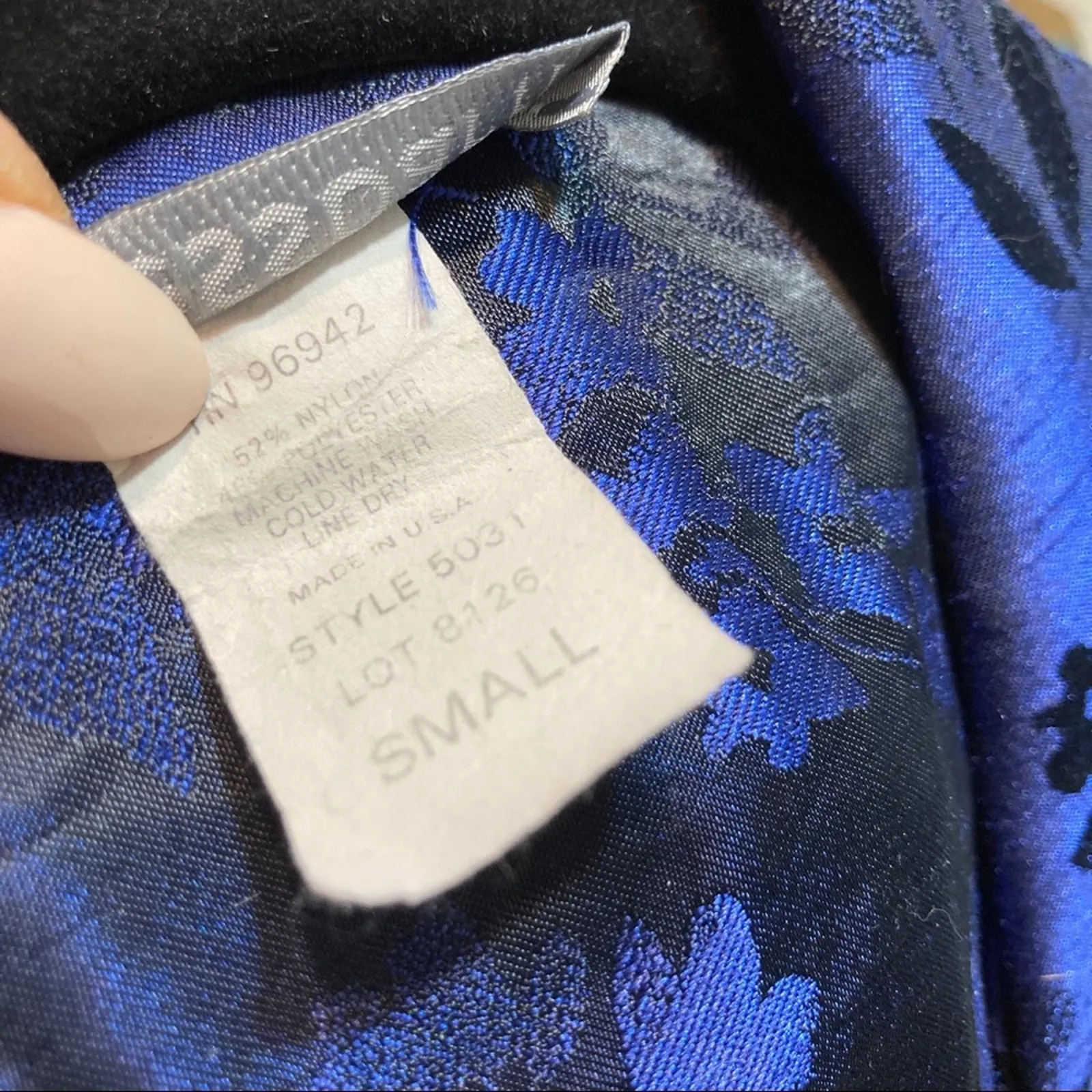 Chinese style silky embroidered cropped blazer, S - Image 6