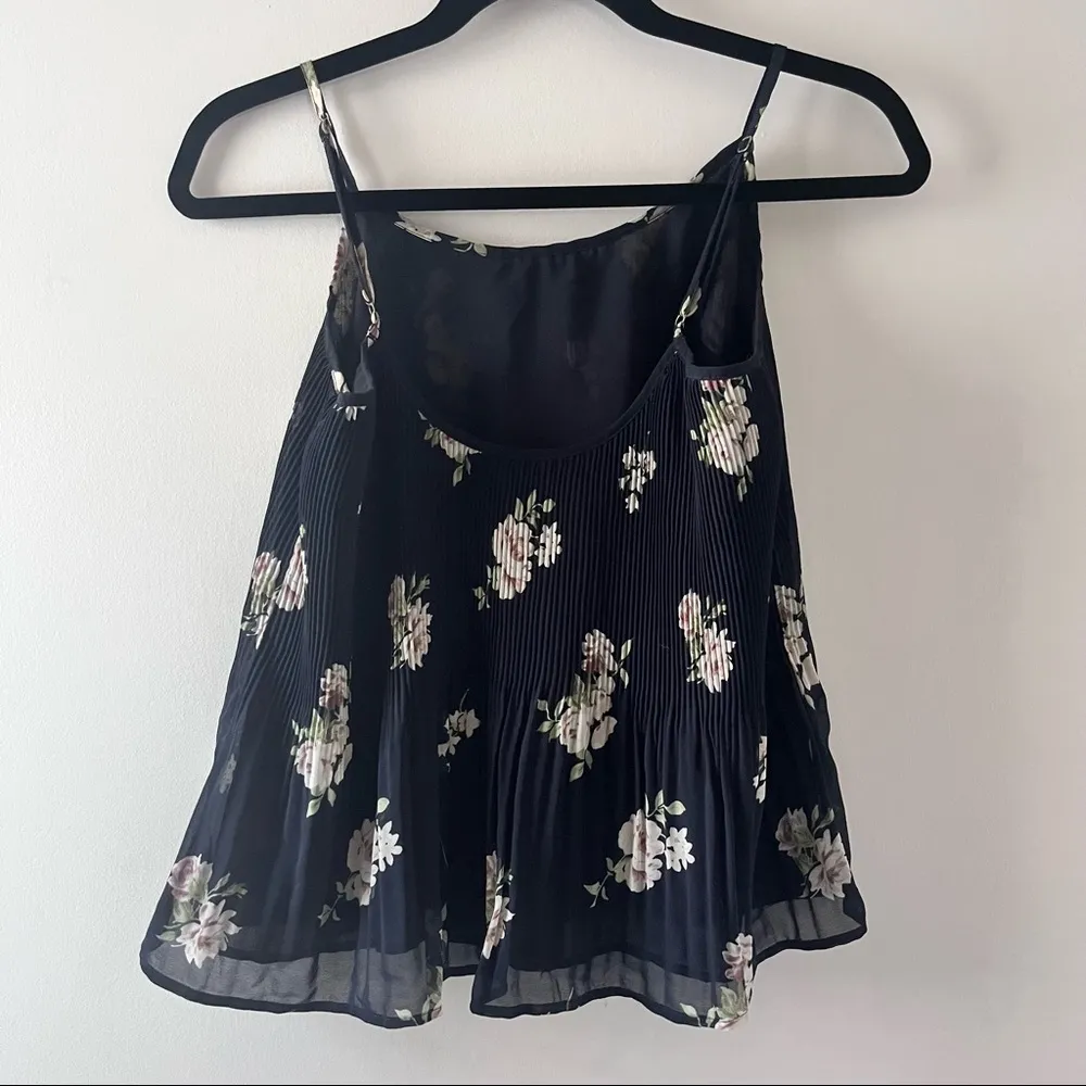 Abercrombie and Fitch Pleated Floral Tank Top - Image 7
