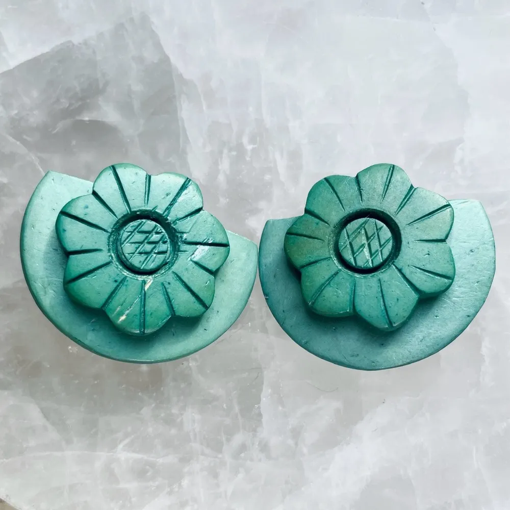 Vintage Handmade Teal Green Wood Floral Clip On Earrings - Image 2