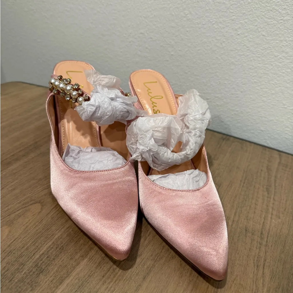 Lulu's Pink Heels with Pearl Accent - Image 2