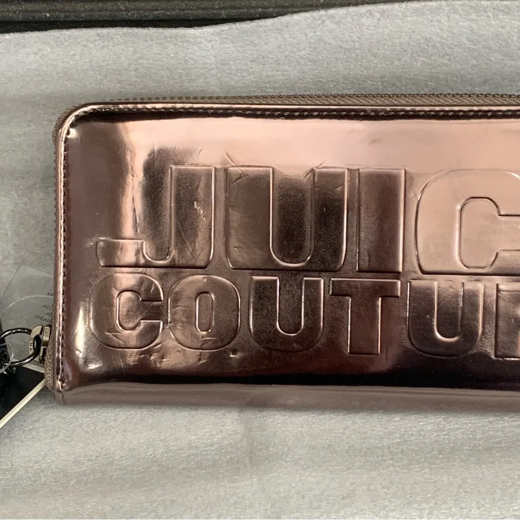 Juicy Couture Deceptacon Zip Wallet Carry On Tan Metalic New with Tags - Image 2