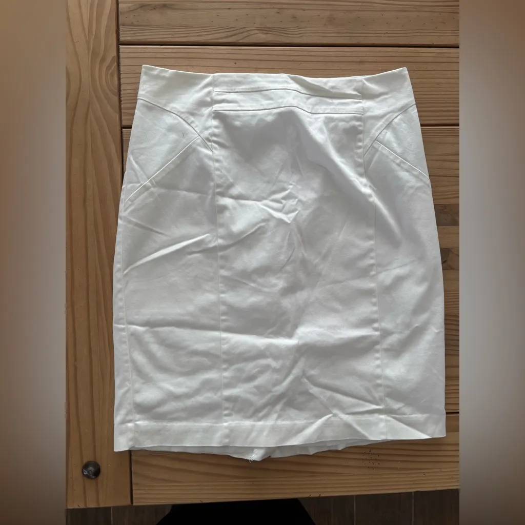 Worthington Elegant White Pencil Skirt - Image 3